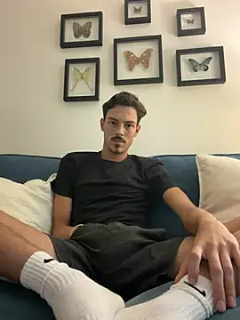 yungn-hung online show from 07-31-26, 04:17