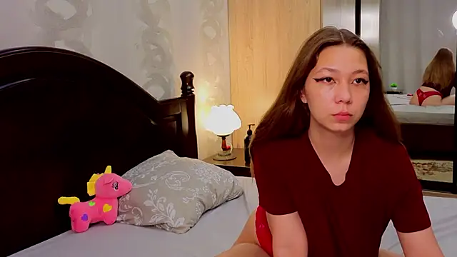 honey blossom   online show from 07-30-26, 11:31