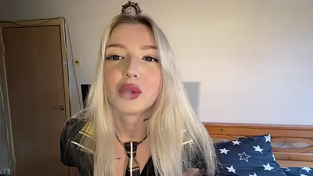 Snapshot of SOFT_MEOW chatting on 07-29-26, 10:35 SOFT MEOW online show from 07-29-26, 10:35