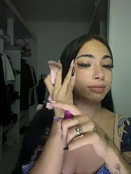 Snapshot of celine1812 chatting on 08-03-26, 11:30 celine1812 online show from 08-03-26, 11:30