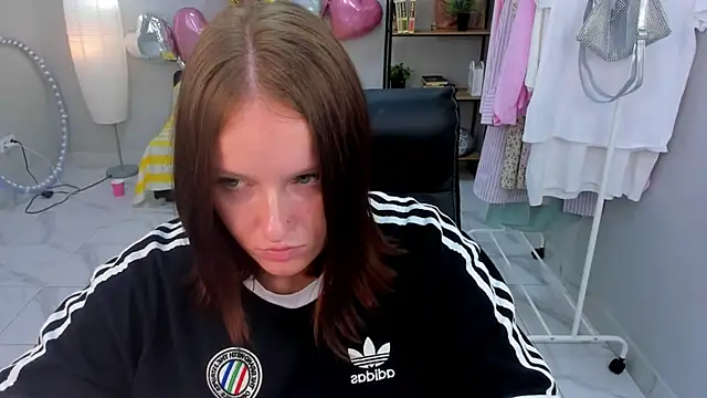 GiovannaLaw online show from 08-09-26, 01:38