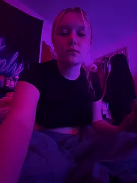 itssmequinn online show from 08-10-26, 03:32