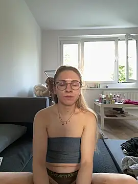 Snapshot of Amelie_wild chatting on 08-02-26, 03:54 Amelie wild online show from 08-02-26, 03:54
