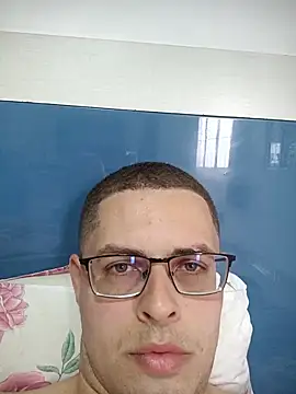 Snapshot of Casal_semFrescura chatting on 08-03-26, 05:49 Casal semFrescura online show from 08-03-26, 05:49