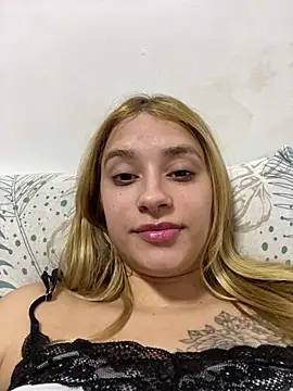 Snapshot of Barbie107 chatting on 08-04-26, 01:36 Barbie107 online show from 08-04-26, 01:36