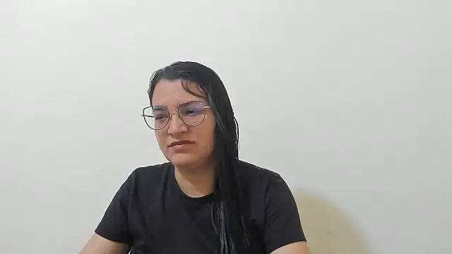 MARILYN GARCIA online show from 11-26-25, 02:07