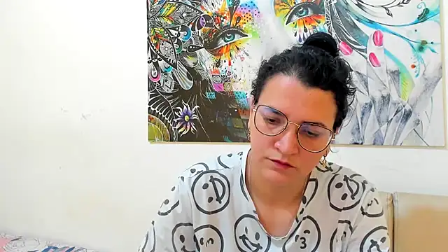 MARILYN GARCIA online show from 03-26-26, 04:12