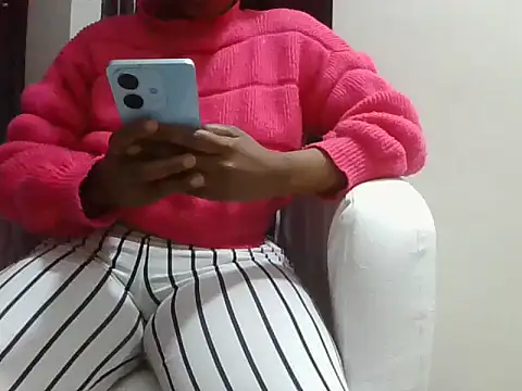 Naughtybadgal22 online show from 08-06-26, 09:44