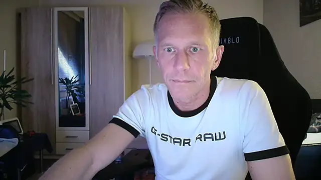 slaveboy2016xh online show from 06-09-26, 09:15