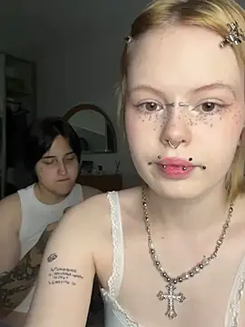 Snapshot of AliceAndMia chatting on 08-07-26, 07:05 AliceAndMia online show from 08-07-26, 07:05