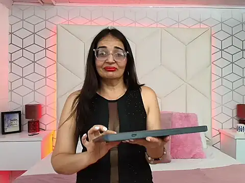 Snapshot of VickyBellmont chatting on 08-08-26, 07:38 VickyBellmont online show from 08-08-26, 07:38