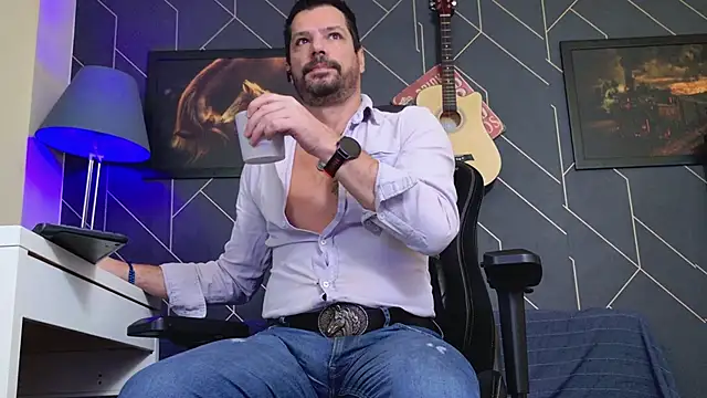 ChrisKox online show from 11-17-25, 04:18