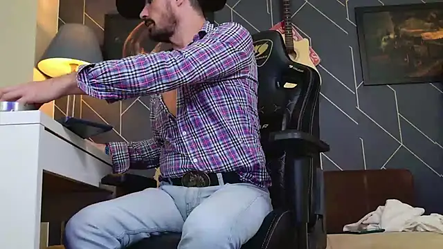 ChrisKox online show from 12-13-25, 07:53