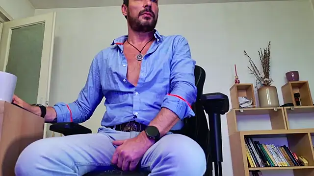 ChrisKox online show from 04-17-26, 04:10