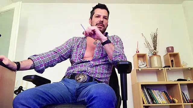 ChrisKox online show from 04-21-26, 04:41