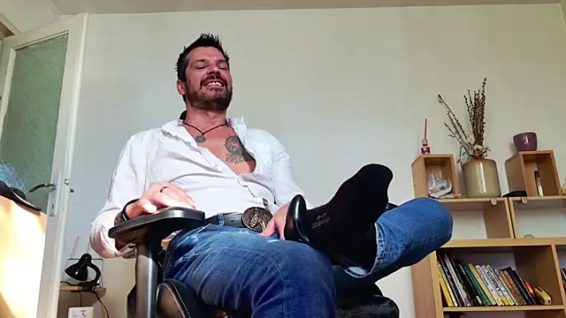 ChrisKox online show from 04-23-26, 06:14