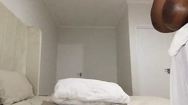 xBUSTY CANDYx online show from 01-24-25, 11:23