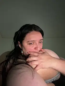 Snapshot of aliceayres797 chatting on 03-07-25, 04:24 aliceayres797 online show from 03-07-25, 04:24