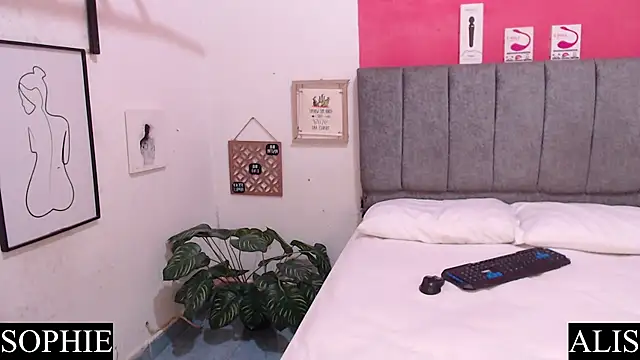 Snapshot of Sophie_And_Alis chatting on 02-15-25, 10:55 Sophie And Alis online show from 02-15-25, 10:55