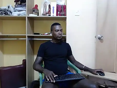 Snapshot of kurtbigcock chatting on 01-11-25, 05:18 kurtbigcock online show from 01-11-25, 05:18