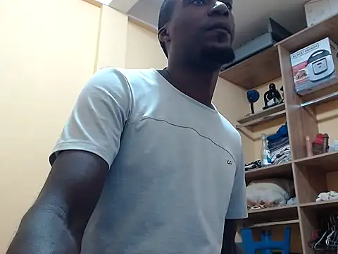 Snapshot of kurtbigcock chatting on 10-11-25, 05:55 kurtbigcock online show from 10-11-25, 05:55