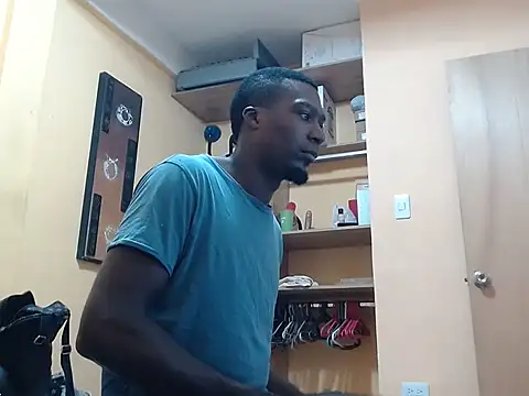 Snapshot of kurtbigcock chatting on 10-24-25, 05:53 kurtbigcock online show from 10-24-25, 05:53