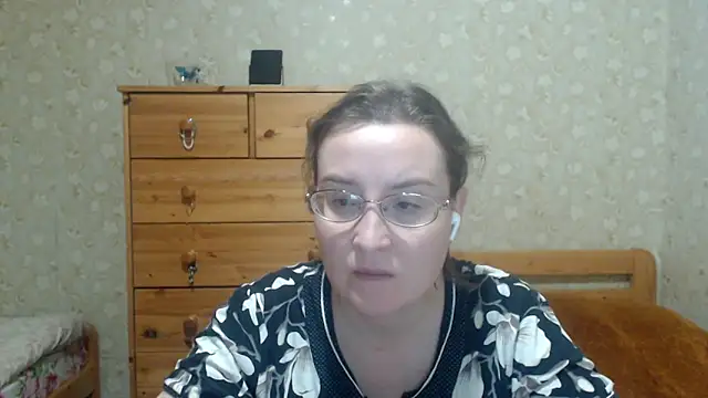 Smart Rose online show from 11-17-25, 01:22