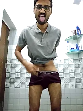 Snapshot of krishna8035 chatting on 12-16-25, 01:38 krishna8035 online show from 12-16-25, 01:38