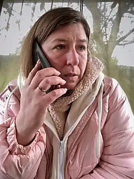 Snapshot of Natali_UA chatting on 10-22-25, 06:35 Natali UA online show from 10-22-25, 06:35