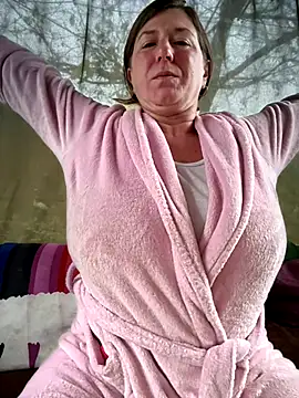 Snapshot of Natali_UA chatting on 10-23-25, 04:56 Natali UA online show from 10-23-25, 04:56