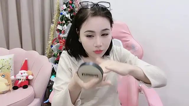 Snapshot of Meilian2021 chatting on 12-20-24, 04:20 Meilian2021 online show from 12-20-24, 04:20