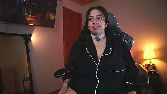Snapshot of coraline_latin chatting on 05-10-26, 12:49 coraline latin online show from 05-10-26, 12:49