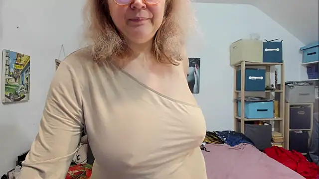 Snapshot of switchlorenx chatting on 12-06-24, 01:18 switchlorenx online show from 12-06-24, 01:18