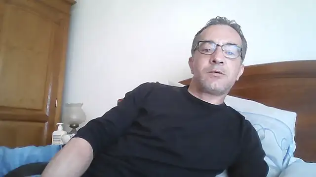 CarlosRocha73 online show from 04-17-26, 10:40