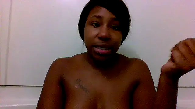 Xochillovemoney2 online show from 12-07-24, 05:59