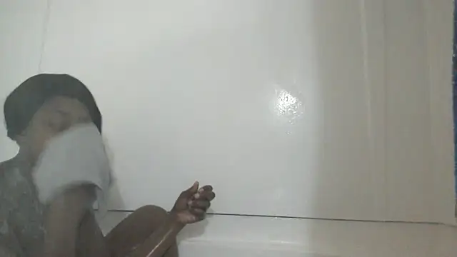 Xochillovemoney2 online show from 03-17-25, 06:29