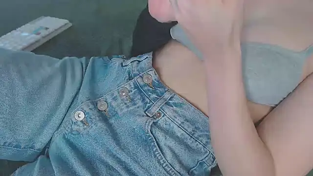 Kiradoll27 online show from 01-31-25, 09:48