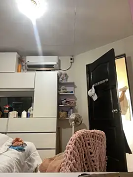 Snapshot of asianmystery203 chatting on 12-20-24, 06:29 asianmystery203 online show from 12-20-24, 06:29