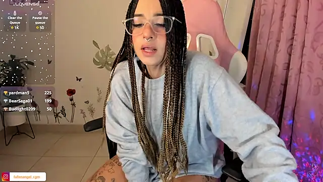 Snapshot of Fallengangel chatting on 01-30-25, 09:25 Fallengangel online show from 01-30-25, 09:25