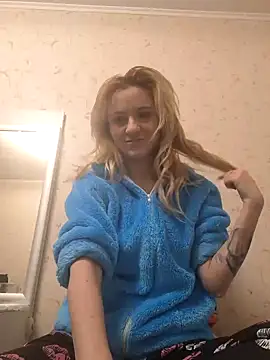 YogisticJuli666 online show from 12-11-24, 05:43