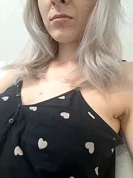 YogisticJuli666 online show from 09-30-25, 05:01