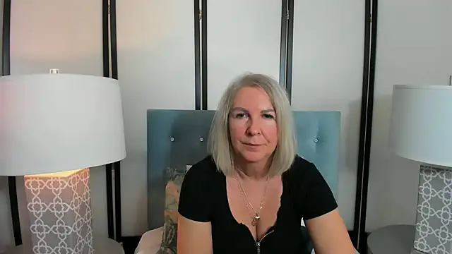 Snapshot of EricaTop chatting on 12-21-24, 09:12 EricaTop online show from 12-21-24, 09:12