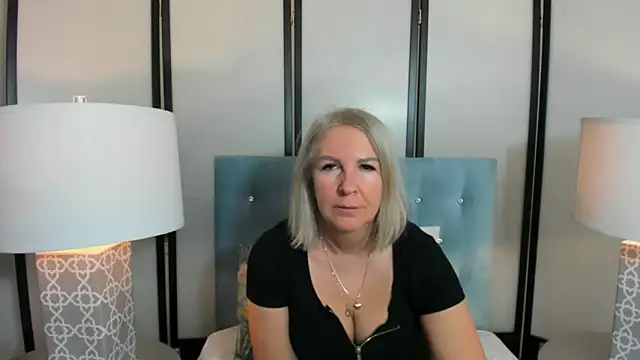 Snapshot of EricaTop chatting on 12-22-24, 05:56 EricaTop online show from 12-22-24, 05:56