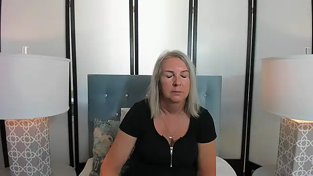 Snapshot of EricaTop chatting on 03-22-25, 09:24 EricaTop online show from 03-22-25, 09:24