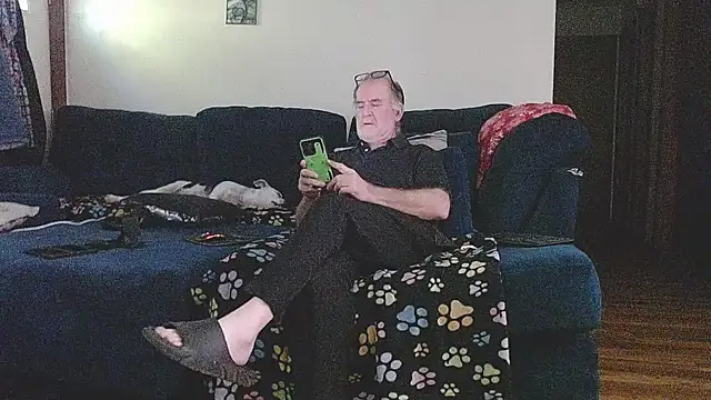 Snapshot of Sweet_Sexy1963 chatting on 09-29-25, 04:23 Sweet Sexy1963 online show from 09-29-25, 04:23