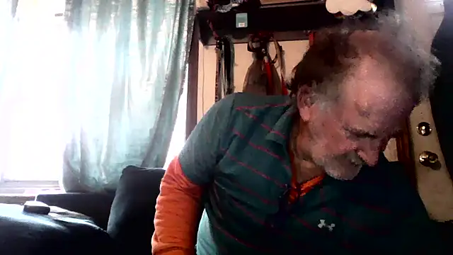 Snapshot of Sweet_Sexy1963 chatting on 11-17-25, 06:14 Sweet Sexy1963 online show from 11-17-25, 06:14