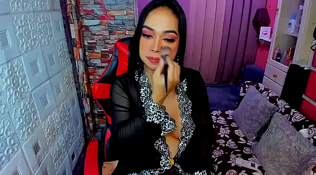 Snapshot of tssexylover chatting on 02-17-25, 01:21 tssexylover online show from 02-17-25, 01:21