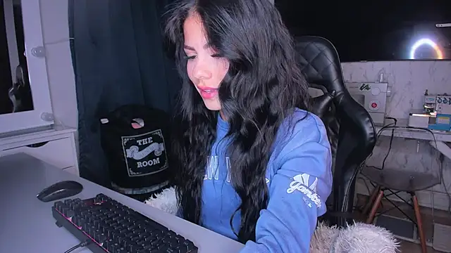 Snapshot of Lisegg_ chatting on 01-08-25, 03:28 Lisegg online show from 01-08-25, 03:28