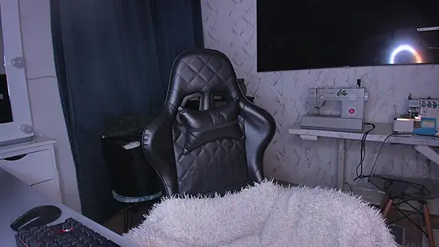 Snapshot of Lisegg_ chatting on 02-03-25, 11:31 Lisegg online show from 02-03-25, 11:31