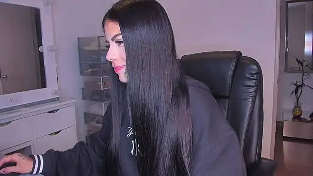 Snapshot of Lisegg_ chatting on 03-20-25, 11:27 Lisegg online show from 03-20-25, 11:27